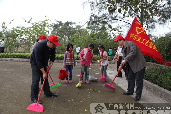 邕宁志愿服务队践行党的教育实践活动服务世锦