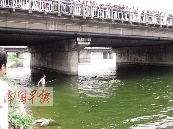 男孩结伴抓鱼一人滑落江中不幸溺亡 事发玉林(图)