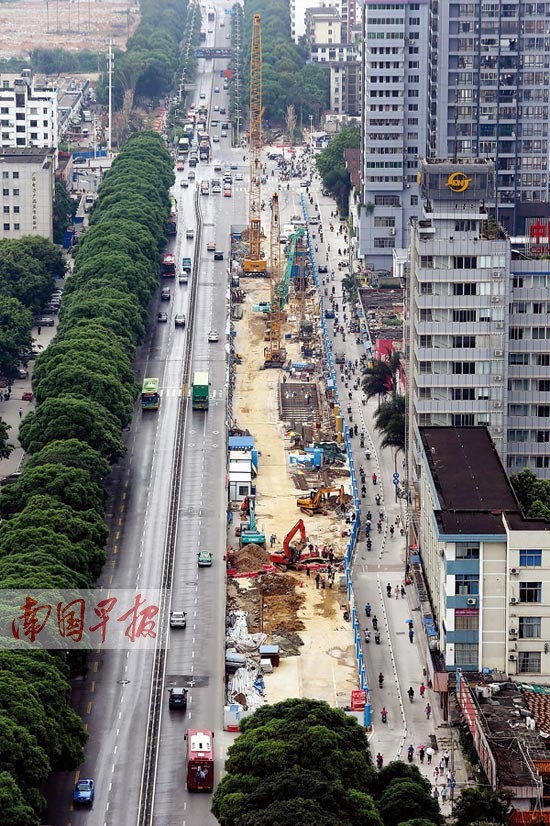 南宁地铁2号线福建园站施工 星光大道封闭约500米