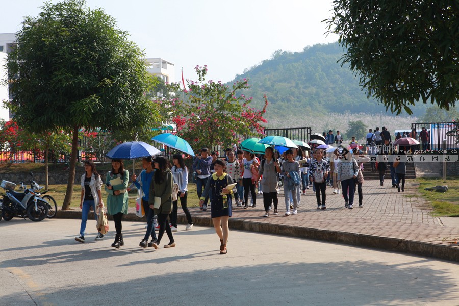 广西网络名人崇左行之五民族师范学院读百年校史
