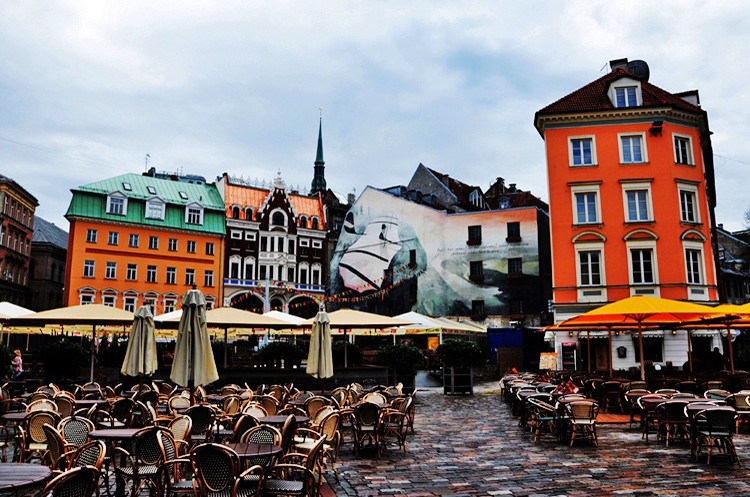 拉脱维亚:男女比例最悬殊的国度 女多男少