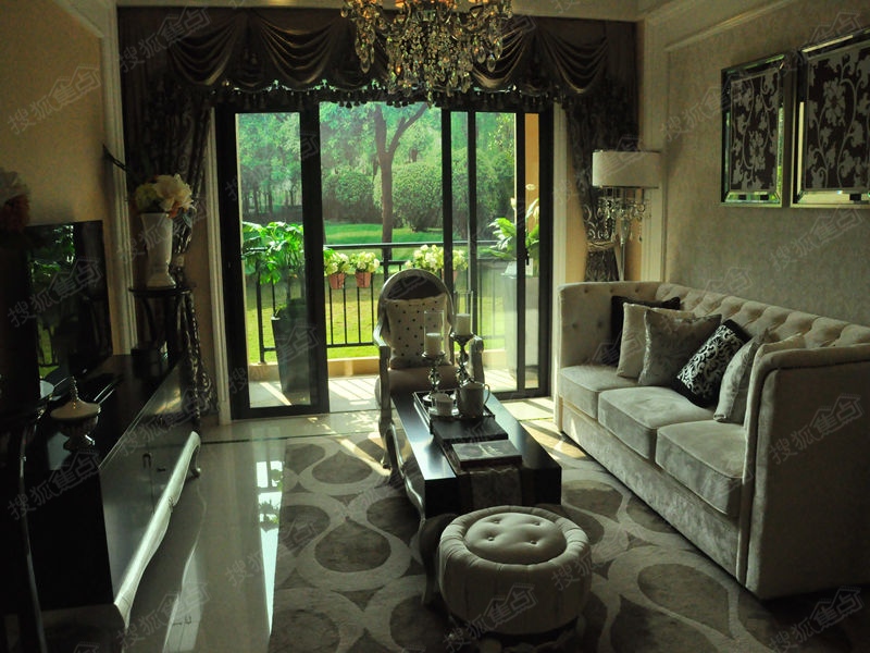 五象0公摊房6字头 天誉花园89㎡1+2房样板间