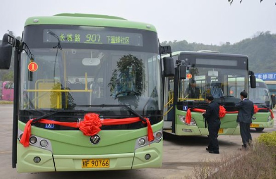 崇左投入新能源公交车,纯电动零排放!