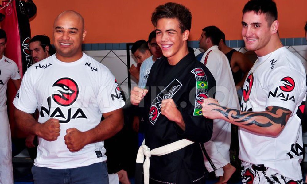 球星二代:大罗14岁儿子姐弟恋 小七萌翻世界