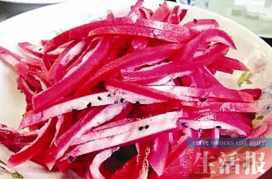 夏季来临 教你制作金针菇凉拌火龙果皮(组图)