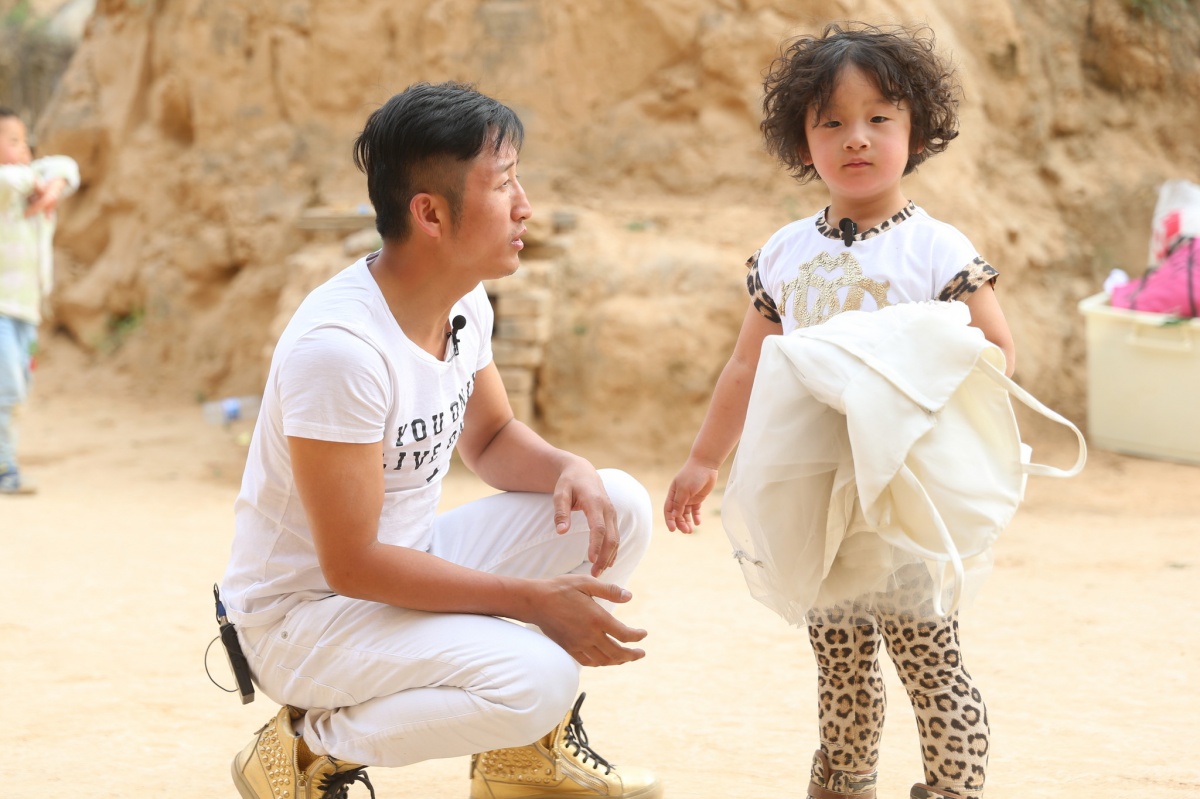 <em>邹市明儿子</em>萌翻众人 频撒娇大哭狂吃(组图)-广