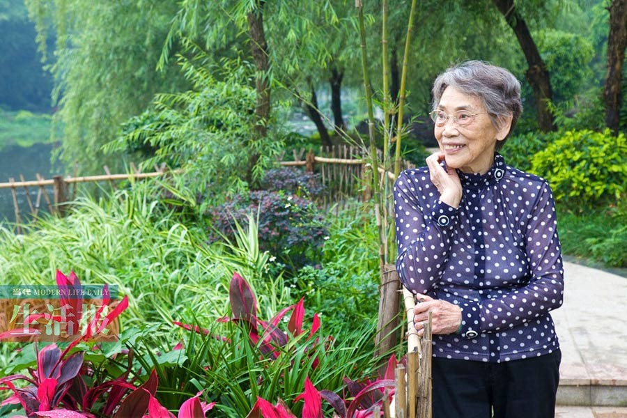 九旬超能老人双盘腿轻松自如 登黄山不用搀扶