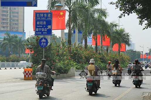 什么会火?粗带包包该拿出来背了