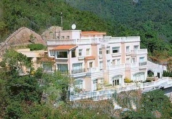 王宝强家乡建豪宅 奢华农村房曝光-广西新闻网