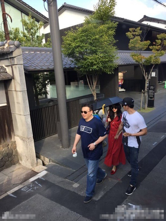 范冰冰遗失证件泄隐私 与李晨赴日同游住一间
