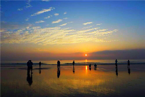 六鳌翡翠湾:一场“面朝大海,春暖花开“的约会-广西新闻网