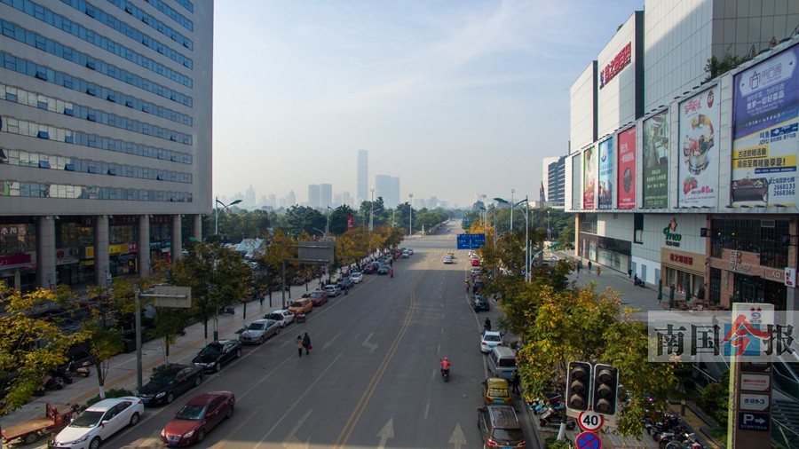 柳州路边停车收费乱象不止 能否多些免费停车