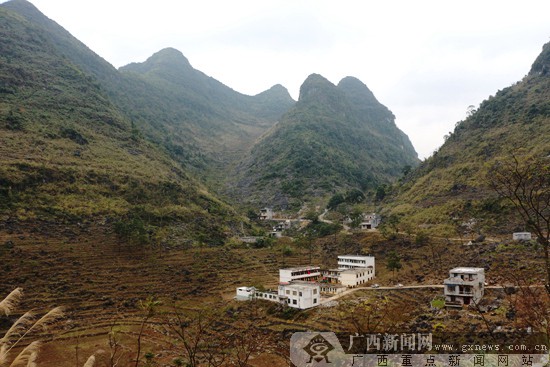 金盾之光爱心助学行——12月31日赴大化县江南乡尝梅小学捐资助学活动