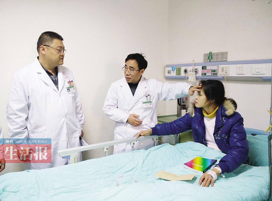 单亲妈妈抚养自闭症儿11年 独力持家终于病倒