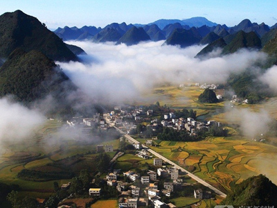 鹿寨县寨沙镇古木村板里屯:百家宴折射出幸福