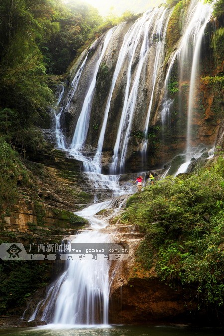 环江成功"申遗"助推旅游业发展 游客量年增超20%