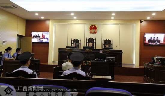 韦克勤院长审理一起盗窃案庭审现场. 广西新闻网通讯员 陈忠强  摄