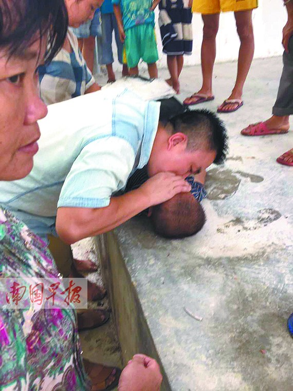 讯(记者 陆旺)网传8月13日钦州市钦北区小董镇西陵村一男童落入池塘