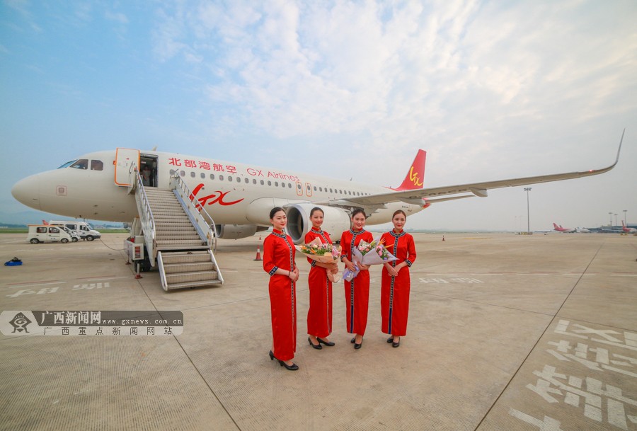 高清:北部湾航空a320客机首飞 明年开通东盟航线_广西