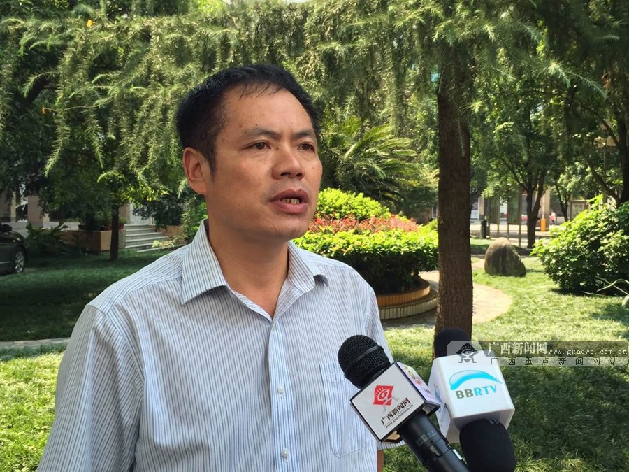 中共灌阳县委书记陆桂弟接受记者采访.广西新闻网记者 潘锦才摄