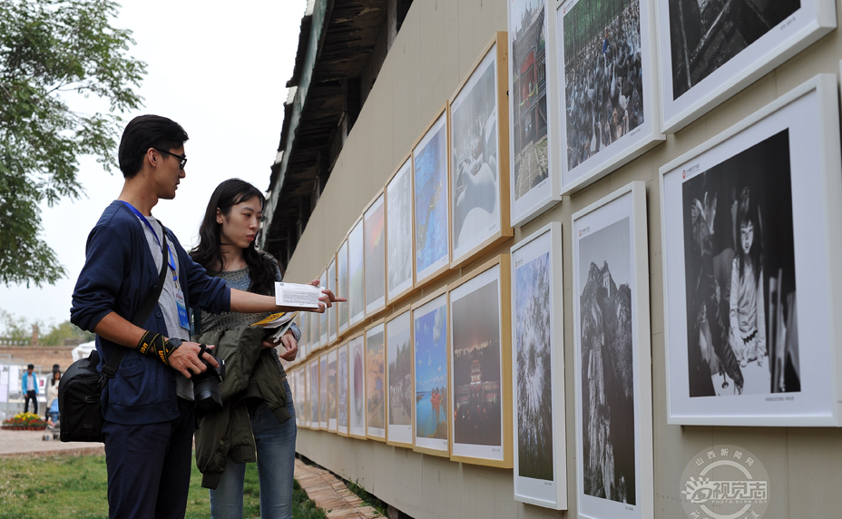 ��ý���߿�Ӱչ�ι��� ����ƽңstyle