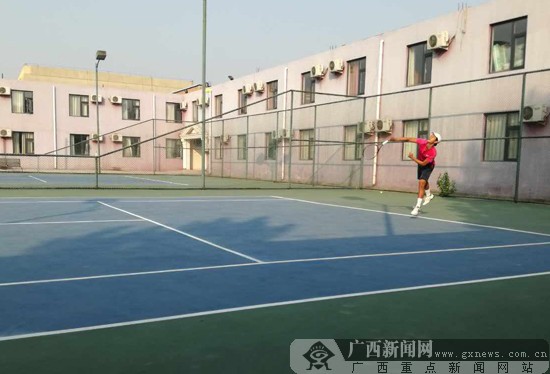 全国网球青年团体锦标赛:广西队成功打入第二
