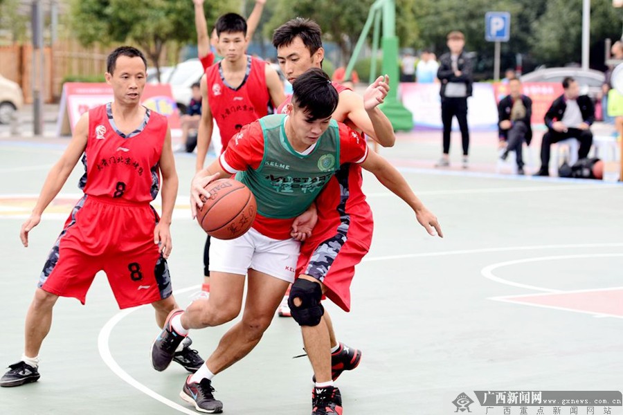 桂林第七届大众篮球赛揭幕 65支球队参与争夺