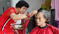 ר�á�Ī��Ӣ������վ��־Ը�߷���Ӷӳ�Ī��Ӣ