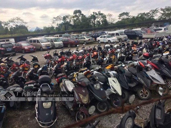 拿着放行条 暂扣事故车该不该交停车费和施救