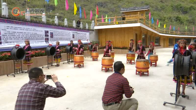 <!--{$pic_title_desc.1.title}-->