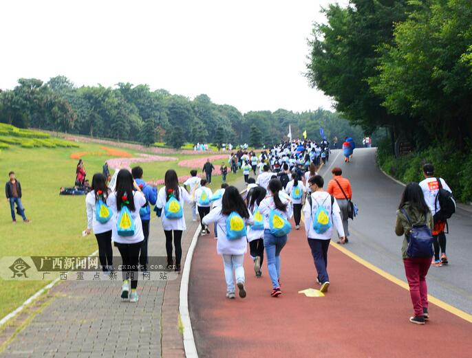 伴我同行快乐跑大型公益慈善12月24日在南宁