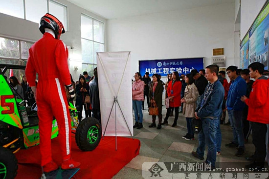 打造学科竞赛平台 提高学生创新实践能力
