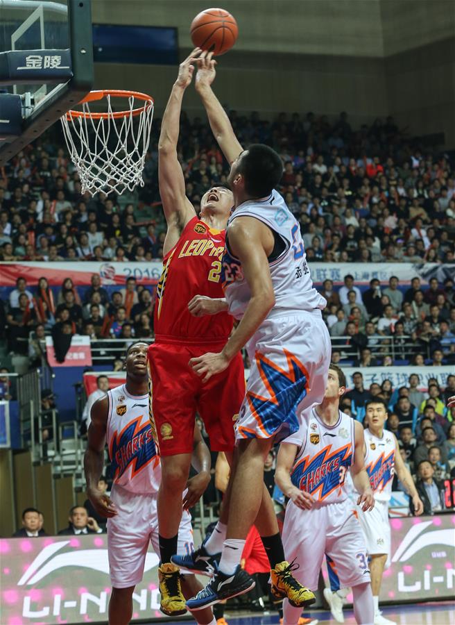 CBA: 抢五 不敌深圳 上海男篮无缘半决赛-广西