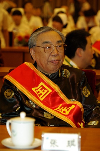 悬壶济世75载学高身正医之大者记国医大师张琪