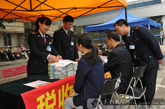 冯提莫收入多少_青岛月收入多少能活(3)