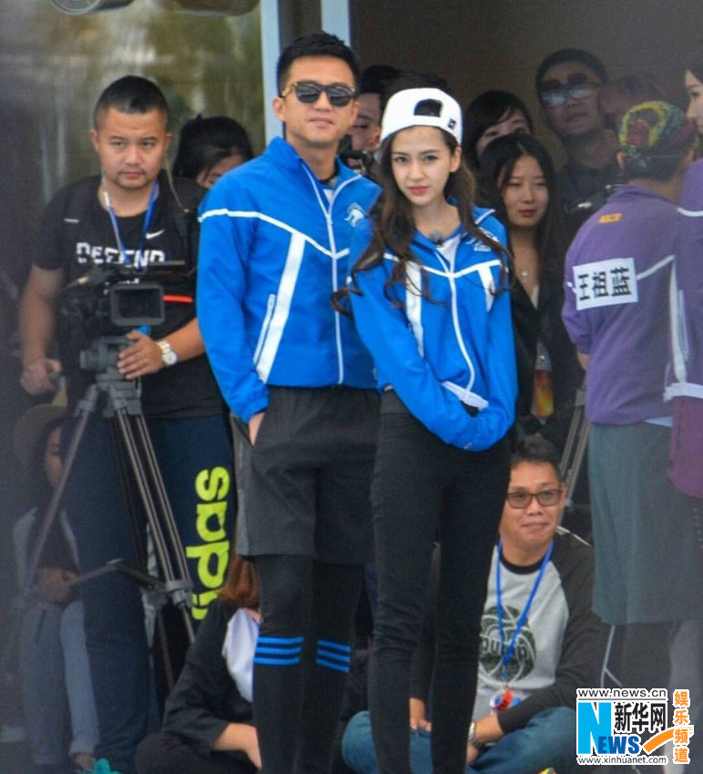 路人拍摄baby跑男路透照网友留言高糊也可爱