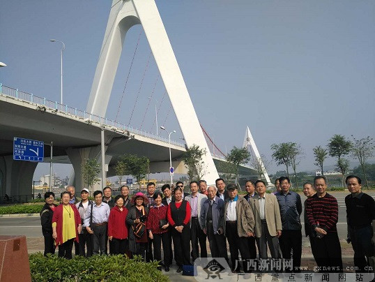 柳州组织老干部参观重点项目 发挥余热建言献策