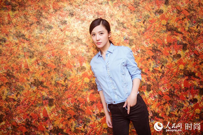 梨涡浅笑秀长腿这样的杨子姗好清新