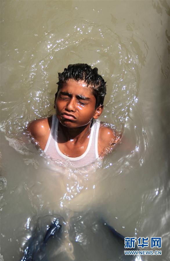 热浪袭击巴基斯坦