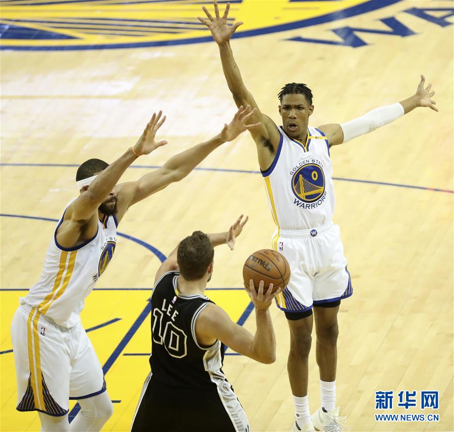NBA西部决赛第二场:勇士胜马刺