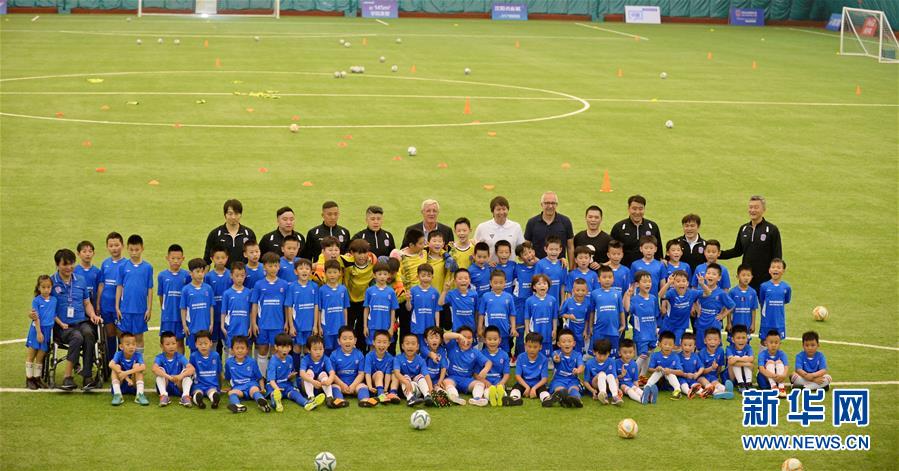 里皮助阵李铁8号足球公园开园仪式-广西新闻网