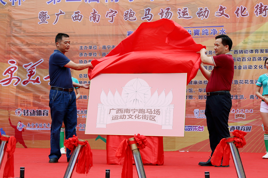 �����������˶��������� ÿ�¾�����ѵ��շѿ���