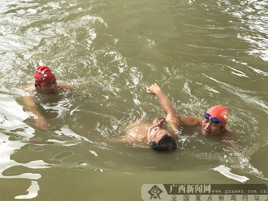 将防溺水宣讲课堂搬到邕江边 让学生牢记六不