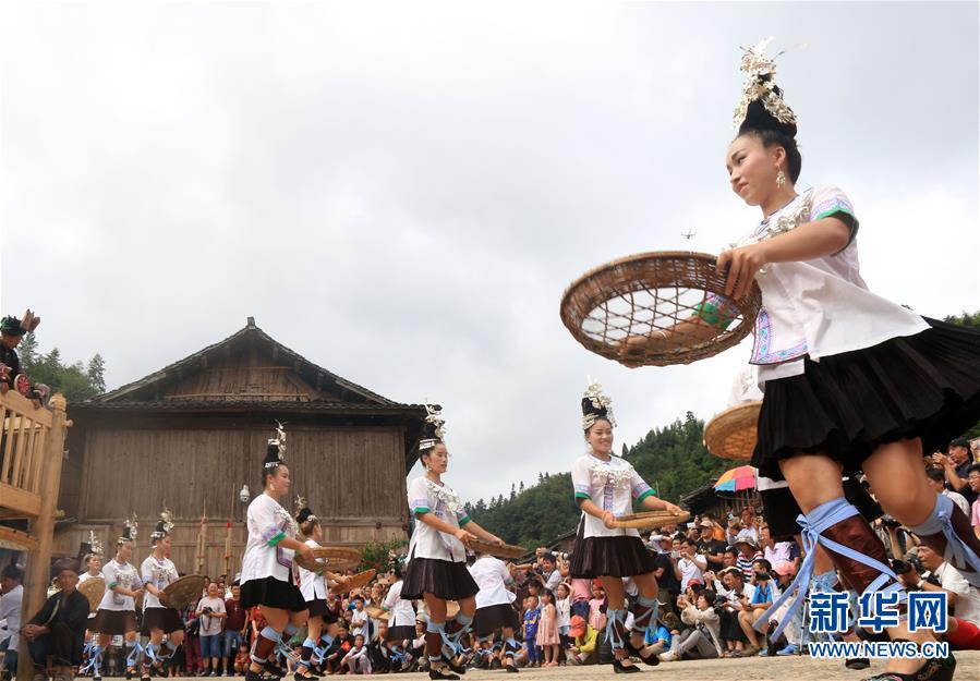 "喊天节"又称"祭天节"或"求雨节",是当地传统节日,每年农历六月