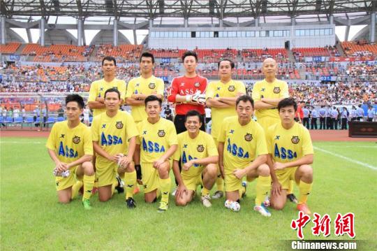 香港明星足球队已筹善款五亿元 足迹遍布大江