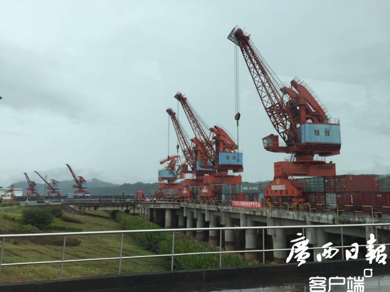 平南和藤县经济总量(2)