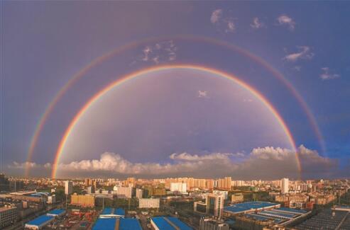 南宁:双彩虹挂苍穹