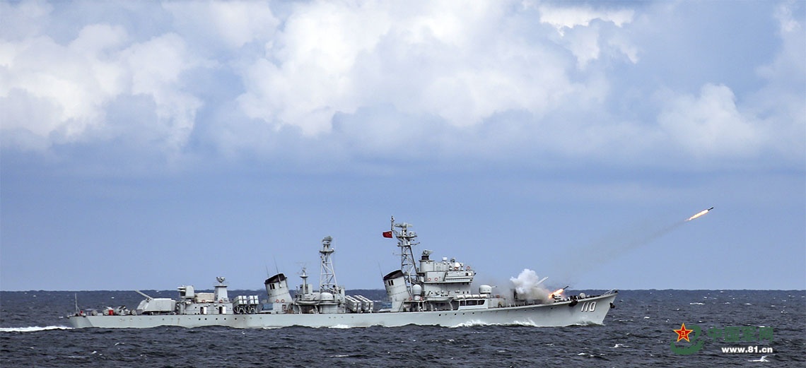 火力全覆盖 舰艇编队打响实弹立体对抗