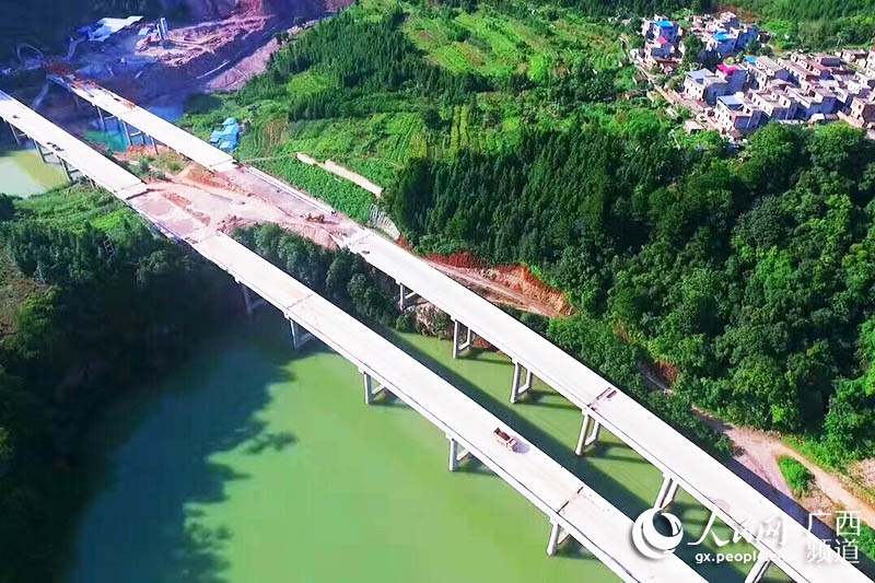 梧柳高速公路金秀段