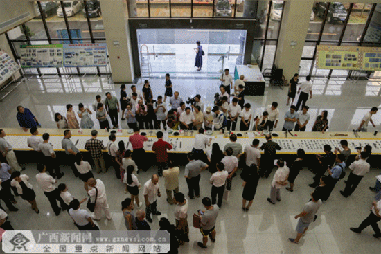 动图视觉:广西19名书法家创作19米长卷献礼十